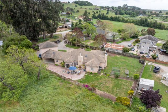 10233 Reese Circle, Salinas CA: https://media.crmls.org/mediaz/8974df07-abde-407c-9976-2700b97350dc.jpg
