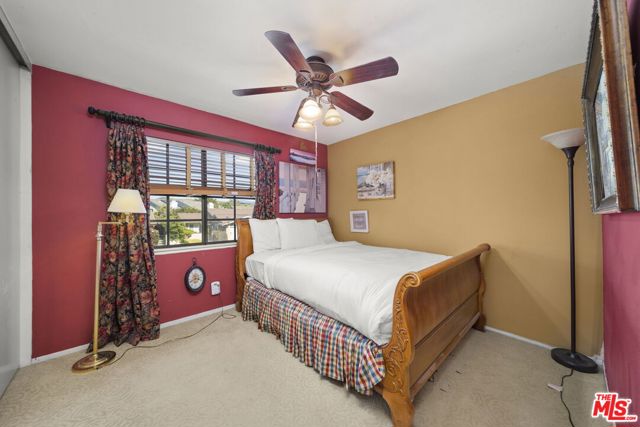 25685 Lupita Drive, Valencia CA: https://media.crmls.org/mediaz/897528d5-39b3-4e6e-b237-3581f63cb550.jpg