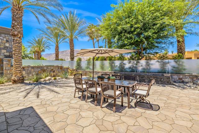 28 Clancy Lane S Lane, Rancho Mirage CA: https://media.crmls.org/mediaz/8975b1a0-4f28-4fcb-b365-79ce07992111.jpg