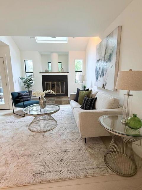 421 Sierra Vista Avenue, Mountain View CA: https://media.crmls.org/mediaz/8975f8ff-95ea-492d-bab2-72b0c9772175.jpg