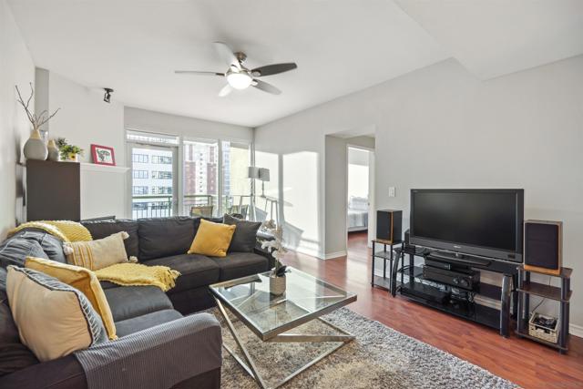 1240 India St, San Diego CA: https://media.crmls.org/mediaz/8975f9c3-5913-4d22-b460-ecd53be17d68.jpg