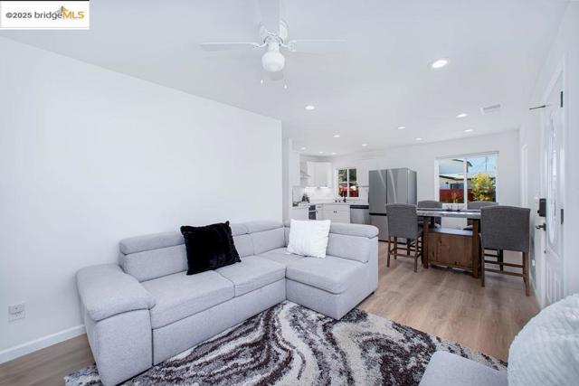4585 Summer St, Olivehurst CA: https://media.crmls.org/mediaz/89761ca0-942d-4918-9151-788e7b10299e.jpg