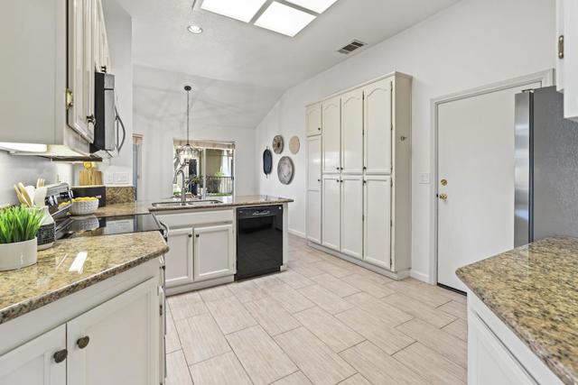 8646 Solera Drive, San Jose CA: https://media.crmls.org/mediaz/89762714-cda8-4549-bbde-bc149f782d83.jpg