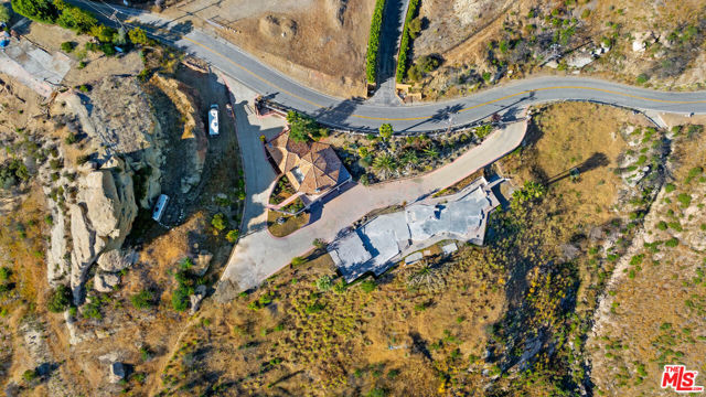 23010 Saddle Peak Road photo 42