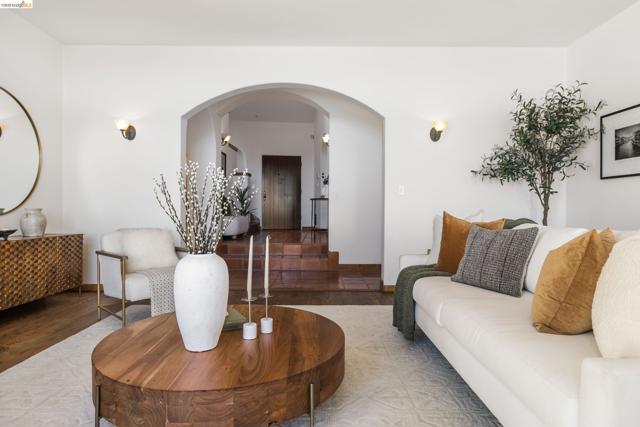 Image 5 of 60 For 4951 Proctor Ave