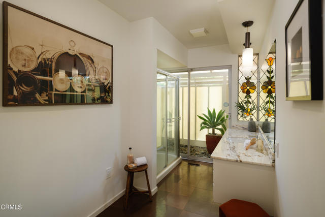 5445 La Crescenta Avenue, La Crescenta CA: https://media.crmls.org/mediaz/8976d95b-11de-496a-bc3c-dbf92fdcb9cc.jpg