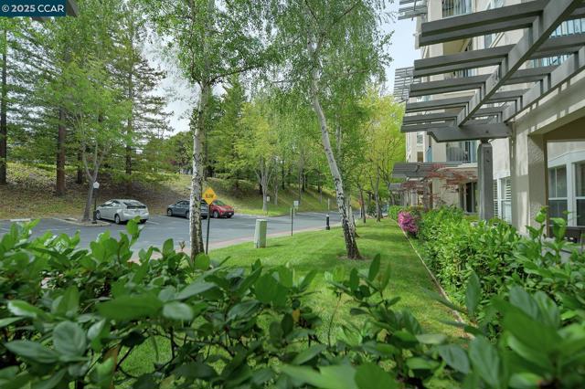 1860 Tice Creek, Walnut Creek CA: https://media.crmls.org/mediaz/8976e949-946b-4443-bfc8-320f97bbd931.jpg