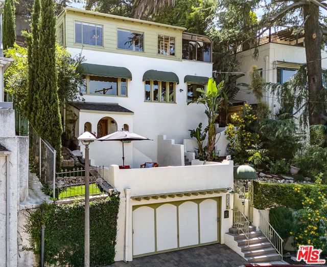 1355 Columbia Drive, Glendale CA: https://media.crmls.org/mediaz/8977aa4a-d1ea-4cb3-99de-ca2ae07e5791.jpg