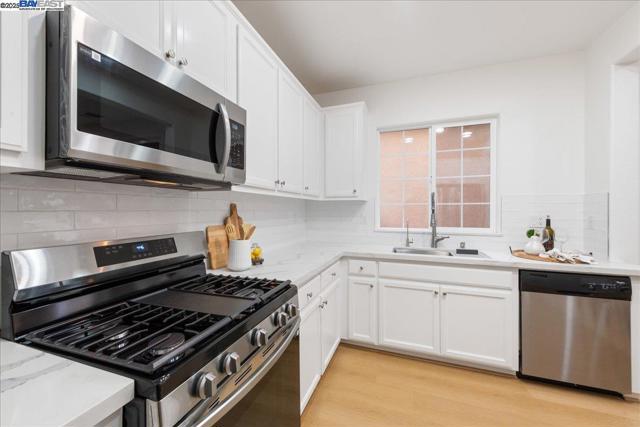 Image 6 of 41 For 3335 Vittoria Loop