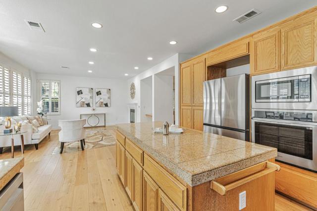 19175 Saffron Drive, Morgan Hill CA: https://media.crmls.org/mediaz/8978afd5-d869-4b0b-a120-cb3352ded938.jpg