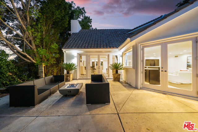 16221 Elisa Place, Encino CA: https://media.crmls.org/mediaz/8978de1e-e610-4e49-be44-aa50e31e7871.jpg