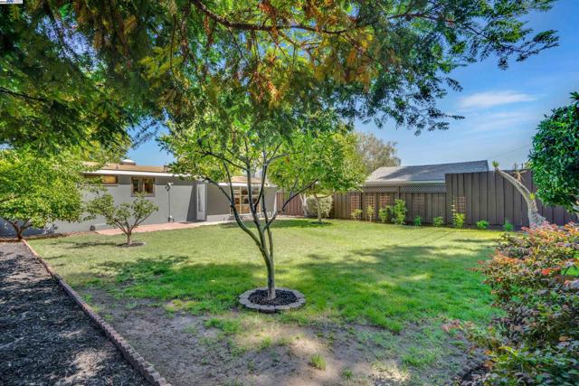 956 Tamarack Ave, San Jose CA: https://media.crmls.org/mediaz/89794a26-feb8-4434-b572-4bcc2d94e208.jpg