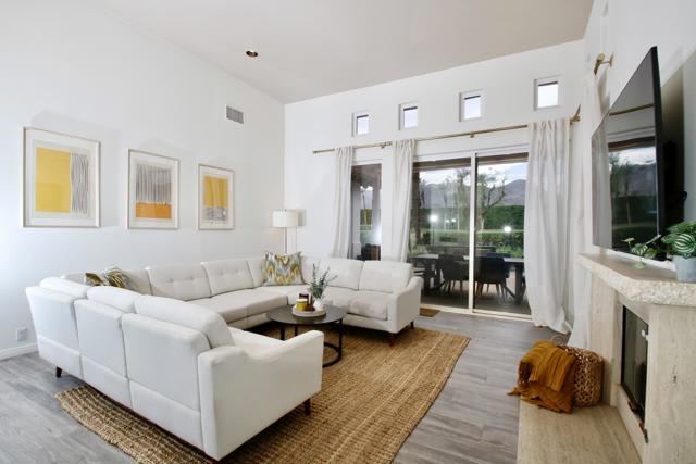 48205 Via Solana, La Quinta CA: https://media.crmls.org/mediaz/89797c36-9e72-49a6-95e9-967a890d896b.jpg