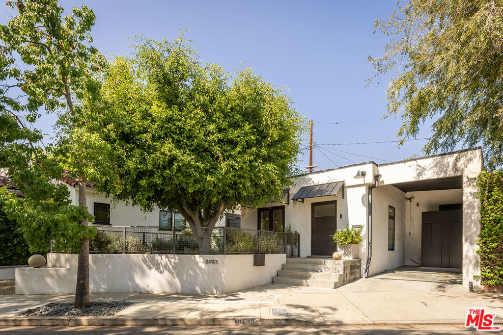 8985 Lloyd Place — Bungalow