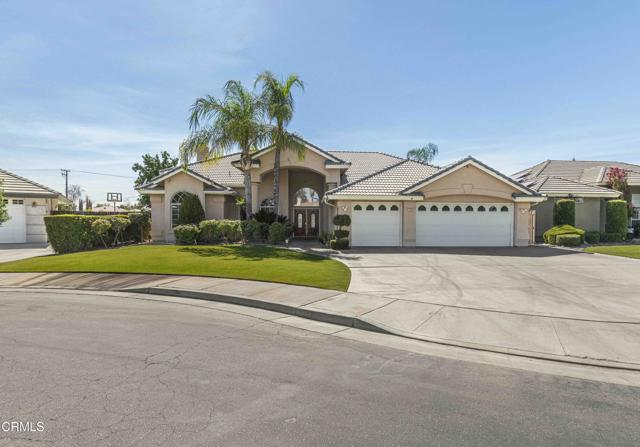 11224 Bright Water Way, Bakersfield CA: https://media.crmls.org/mediaz/897bab8b-6f42-4f06-aee1-66e20cb517aa.jpg