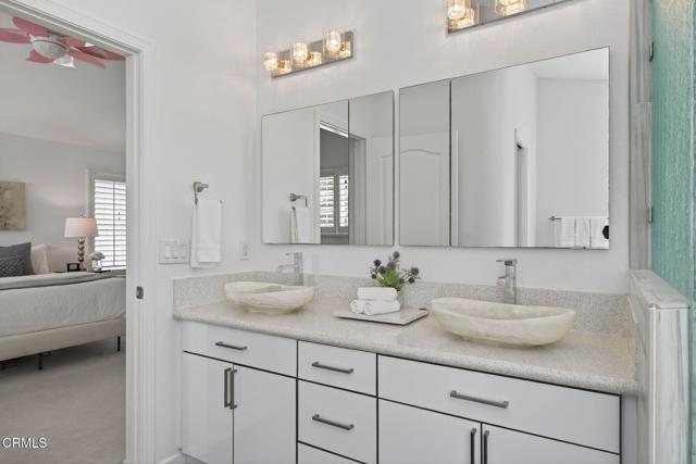 676 Pacific Cove Drive, Port Hueneme CA: https://media.crmls.org/mediaz/897bd565-5700-4cf6-85d2-1275b02ad16a.jpg