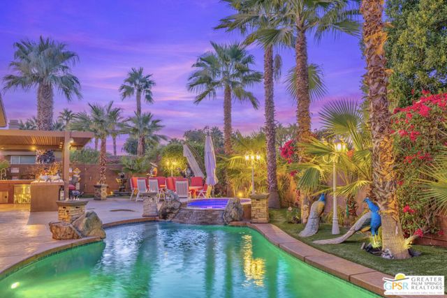 18 Calais Circle, Rancho Mirage CA: https://media.crmls.org/mediaz/897ca3e6-51e3-4ac5-9b3c-f736a6343a17.jpg