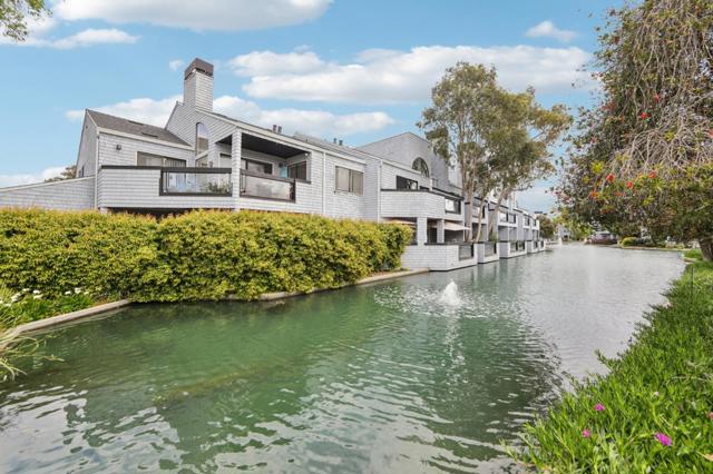52 Cape Hatteras Court, Redwood City CA: https://media.crmls.org/mediaz/897cf25d-42f0-4357-b4bf-64ac3d78f328.jpg