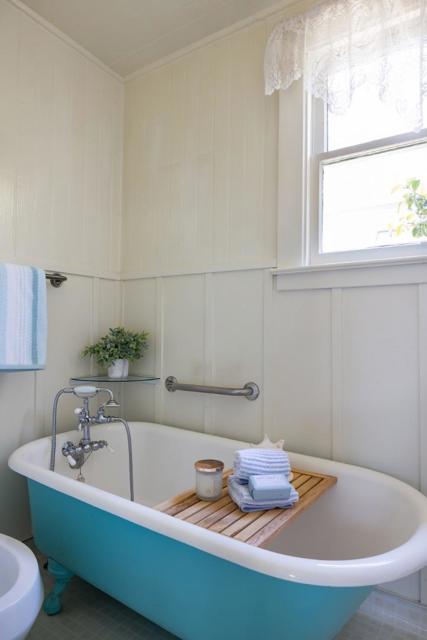 119 Fountain Avenue, Pacific Grove CA: https://media.crmls.org/mediaz/897cfcc5-f6bb-4319-af59-4305f3a81c38.jpg