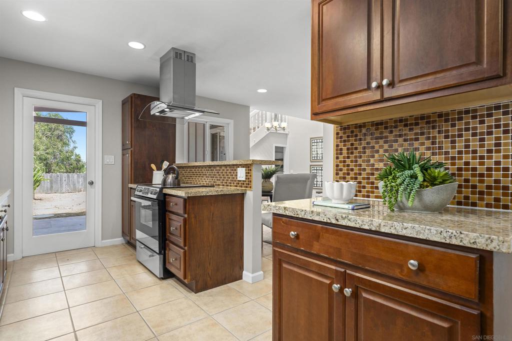 MLS #250034294SD img 23