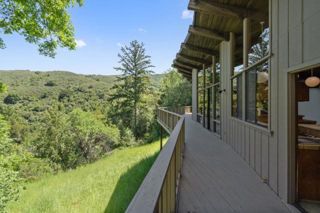40 Deer Path Drive, Portola Valley CA: https://media.crmls.org/mediaz/897d58f8-bc24-4cce-9c88-e5c27bcfcdb9.jpg