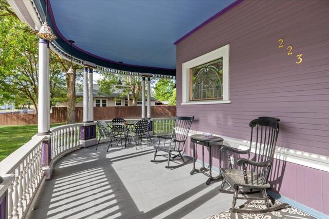 Image 8 of 71 For 223 Oregon Street