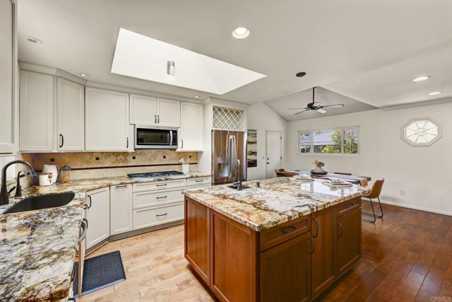 1051 La Reina Drive, San Marcos CA: https://media.crmls.org/mediaz/897dda3b-f6f4-466c-9dc7-bc5d4c23ef17.jpg