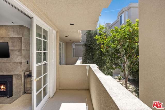 Drew Fenton | 575 S Barrington Avenue Los Angeles CA | MLS: 7468286 Drew Fenton | 575 S Barrington Avenue Los Angeles CA | MLS: 7468286
