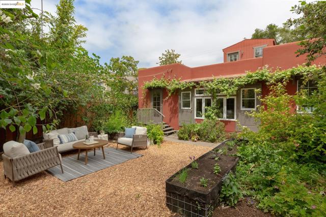 1110 Chaucer St, Berkeley CA: https://media.crmls.org/mediaz/897de654-f8b4-4e2a-8aac-621ae7fcbc65.jpg