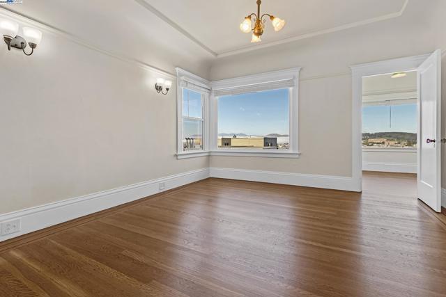 4134 Fulton St, San Francisco CA: https://media.crmls.org/mediaz/897efd96-4174-4a94-9cdf-982f1d924089.jpg