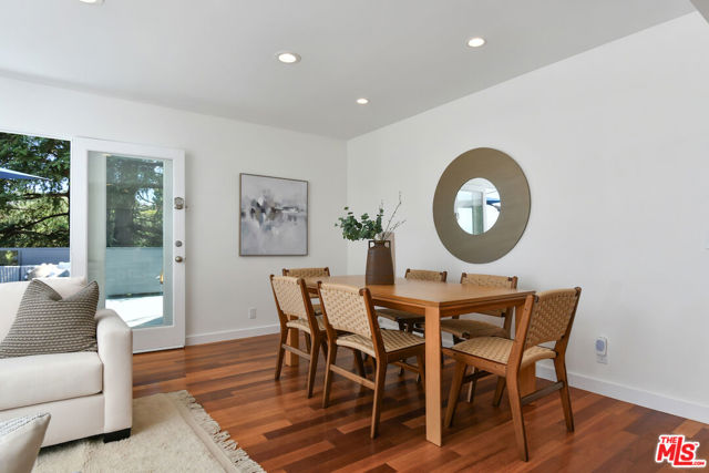 3471 Woodcliff Road, Sherman Oaks CA: https://media.crmls.org/mediaz/897f2760-3fbc-4c69-a605-001010048b99.jpg