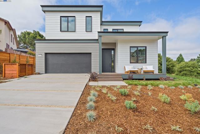 22002 Hoffman Way, Castro Valley CA: https://media.crmls.org/mediaz/897fa5b3-a816-48e5-91fc-d58feec2d0c3.jpg