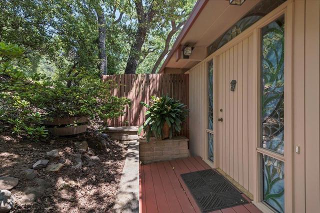 16310 Oakhurst Drive, Monte Sereno CA: https://media.crmls.org/mediaz/89801bb5-1563-430e-b48c-ec3d5b21e44c.jpg