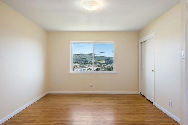 139 Santa Paula Drive, Daly City CA: https://media.crmls.org/mediaz/89809038-e635-4e9e-a88d-a3a1547198dc.jpg