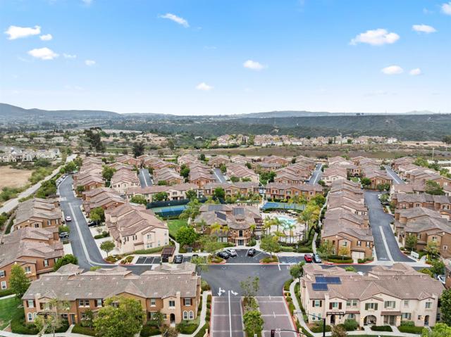 6102 Alida Row, San Diego CA: https://media.crmls.org/mediaz/8980e187-a25c-4233-a825-5a200b29654b.jpg