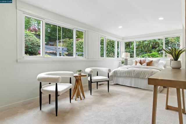 5020 Golden Gate Ave, Oakland CA: https://media.crmls.org/mediaz/8982d3ec-3fe3-41ff-8661-452f58327ba1.jpg