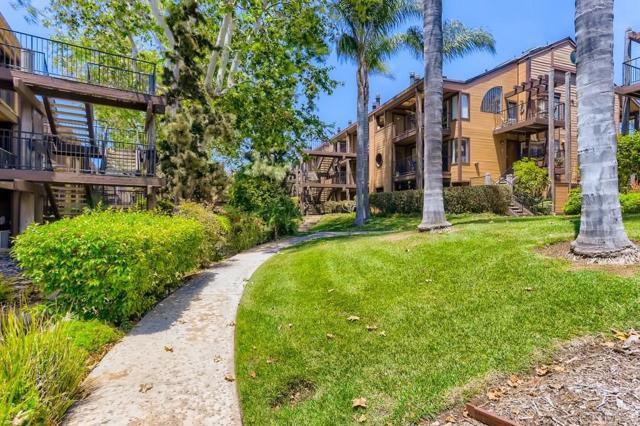 4014 Aguila Street, Carlsbad CA: https://media.crmls.org/mediaz/8982f4da-64c3-459e-be88-12ccd0fe9f93.jpg