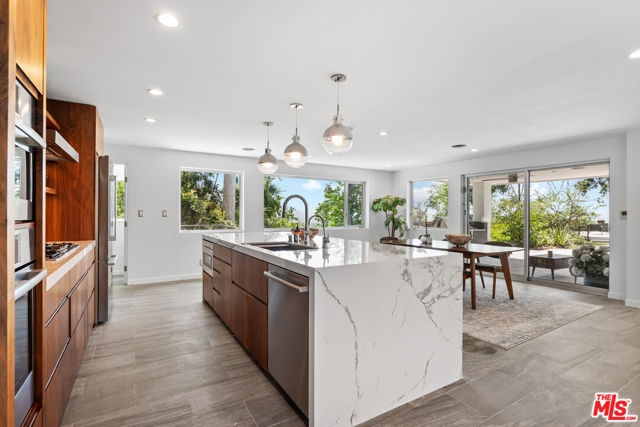 805 Norumbega Drive, Monrovia CA: https://media.crmls.org/mediaz/89838480-c2d3-452f-bcca-e9fbdc8d4b0d.jpg