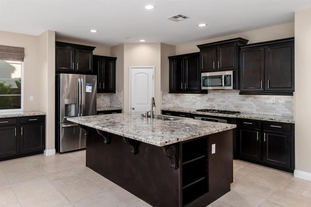 Detail Gallery Image 20 of 51 For 3722 Bergen Peak Pl, Carlsbad,  CA 92010 - 3 Beds | 2/1 Baths