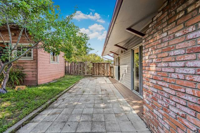 2537 Lessley Avenue, Castro Valley CA: https://media.crmls.org/mediaz/8984ba23-a586-4a99-a581-bdf3d87e5f44.jpg