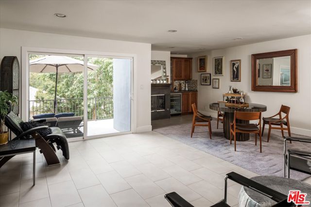 11372 Brill Drive, Studio City CA: https://media.crmls.org/mediaz/898562b9-a5bb-4ecf-8151-48d3dfabebb9.jpg