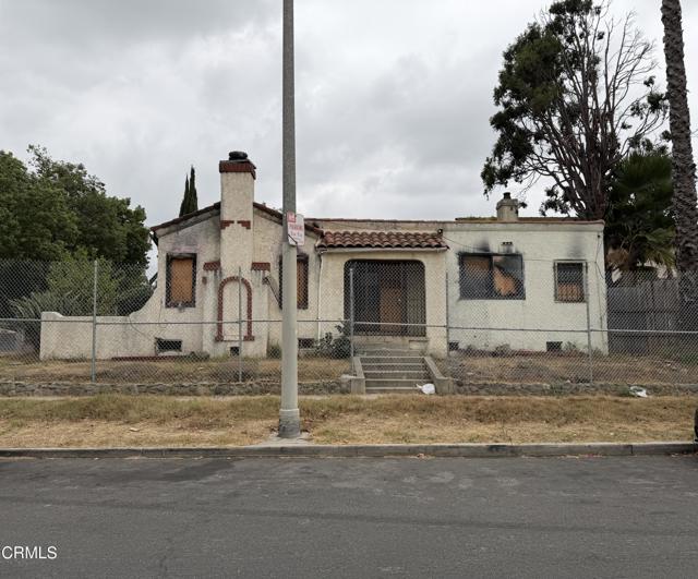 Detail Gallery Image 2 of 3 For 3722 Dover St, Los Angeles,  CA 90039 - – Beds | – Baths