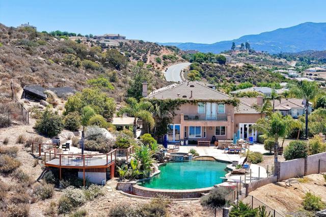 15068 Creek Hills Rd, El Cajon CA: https://media.crmls.org/mediaz/8985ef58-23ad-473b-8e68-2ab3a34c117a.jpg