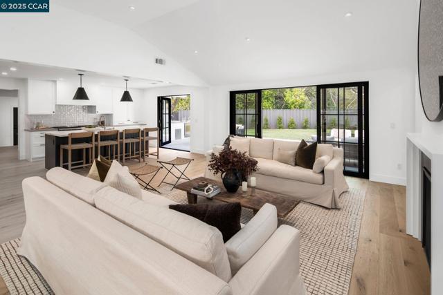181 Lombardy Lane, Orinda CA: https://media.crmls.org/mediaz/89866d5c-b007-4bac-ad0b-224d09c39696.jpg