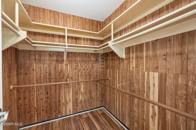 5888 E Marlies Avenue, Simi Valley CA: https://media.crmls.org/mediaz/8986d855-912f-4e38-868e-1c93e19e66a0.jpg