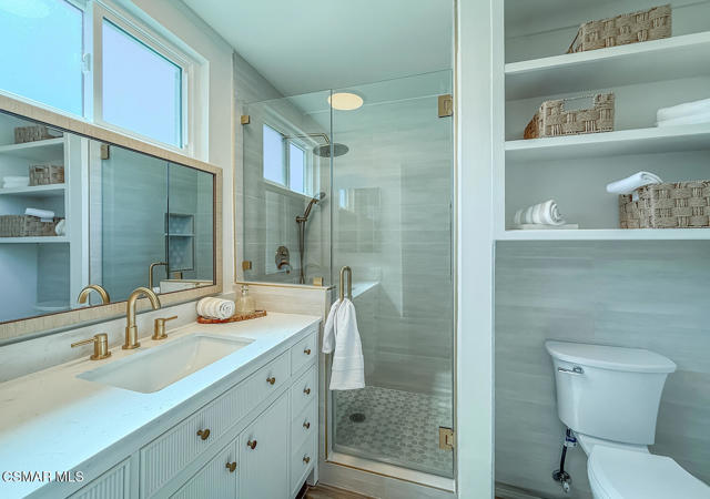 166 Sandberg Street, Thousand Oaks CA: https://media.crmls.org/mediaz/8986e5b8-596a-4f8d-93bb-0439100f5290.jpg
