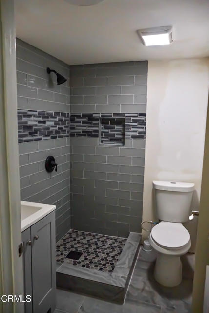 2101 Sweetland Street, Oxnard CA: https://media.crmls.org/mediaz/89879ed0-f38f-4a8a-8a95-dcd1aa308a0e.jpg