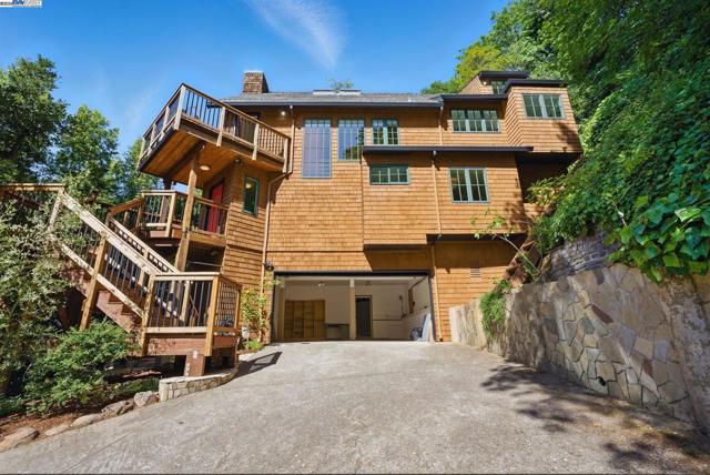 7380 Claremont Ave, Berkeley CA: https://media.crmls.org/mediaz/8987dd2a-8914-4e87-bc3f-0454c8e284bb.jpg