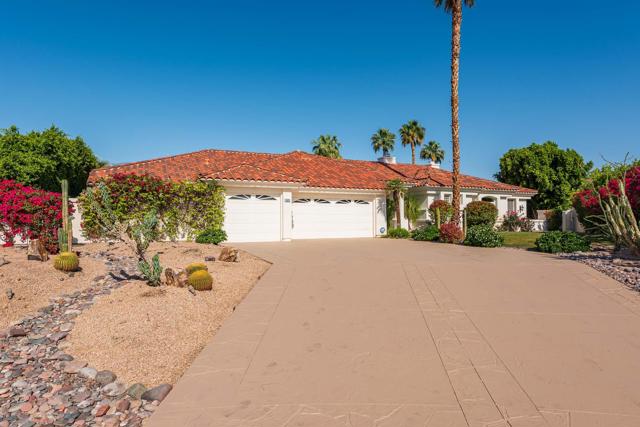 35010 Vista Del Ladero, Rancho Mirage CA: https://media.crmls.org/mediaz/8988158b-0964-4bca-a856-efd7640dce97.jpg