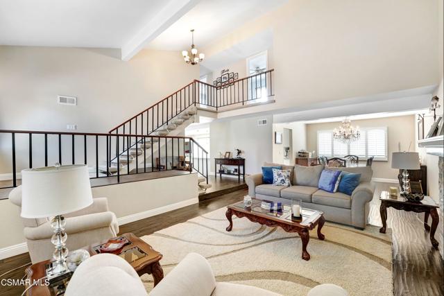 2266 Lansdale Court, Simi Valley CA: https://media.crmls.org/mediaz/89883086-9d1f-4837-b3d0-00c98f4ba835.jpg